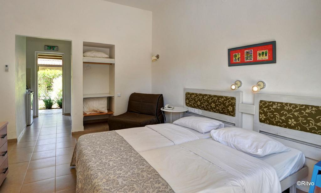 Ashdot Yaacov Ichud Kibbutz Country Lodging Extérieur photo